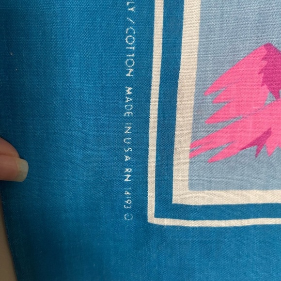 Vintage Colorful Unicorn Scarf with Rainbow Design 1980s USA made - Picture 2 of 5